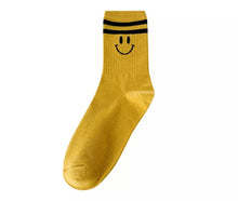 Load image into Gallery viewer, Smile Socks
